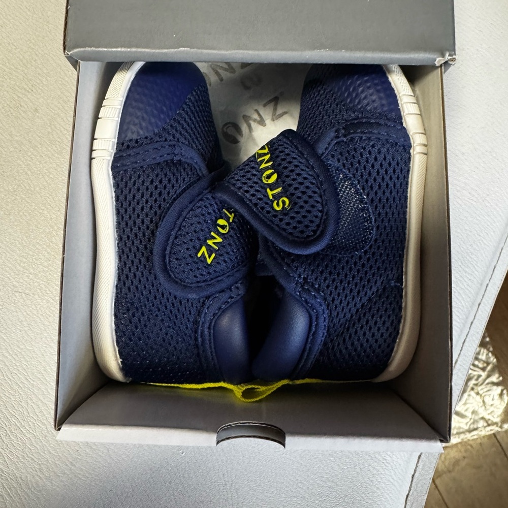 Stonz Kids Sneakers in Navy and Yellow